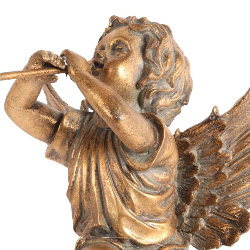 Engel met Trompet op Voet (Links)